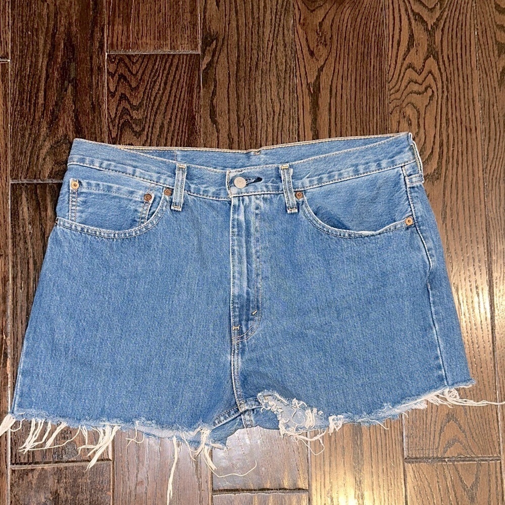 Levi's Light Blue Frayed Hem Jean Shorts size 36x30 recon